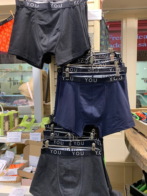 Men's mid-length trunks