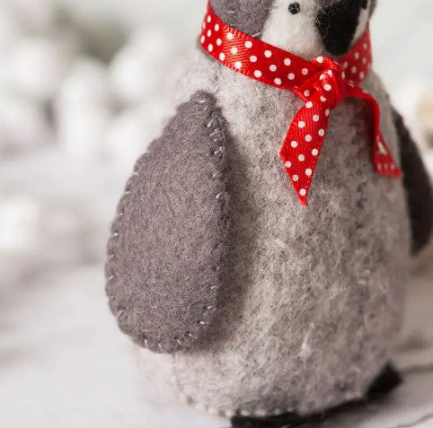 Baby Penguins Felt Craft Kit - Corinne Lapierre