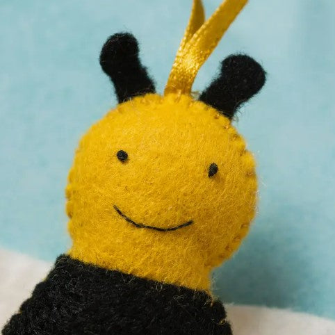 Bee & Flower Mini Felt Craft Kit - Corinne Lapierre