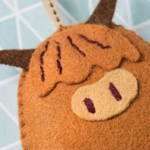 Highland Cow Mini Felt Craft Kit - Corinne Lapierre