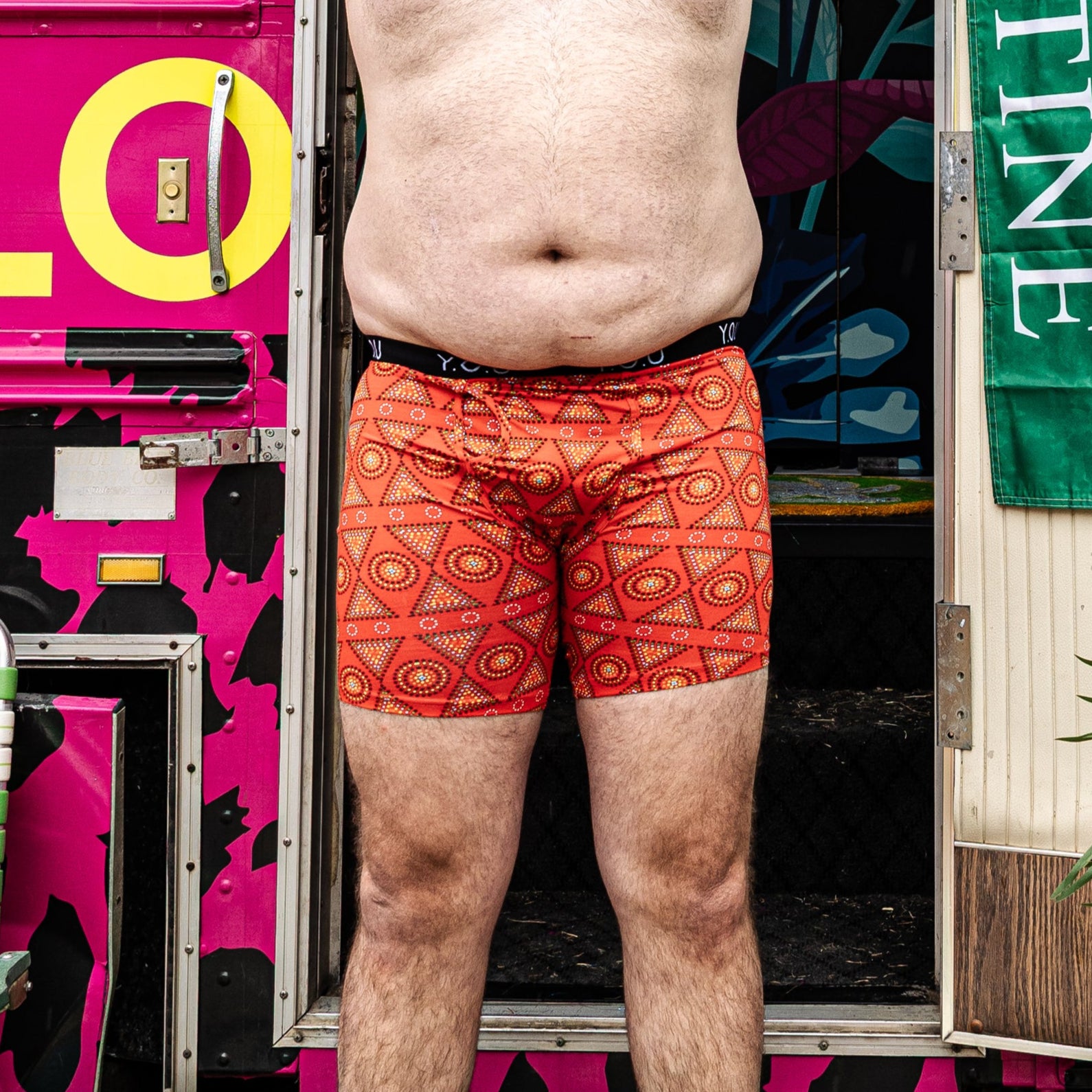 Men's organic cotton longer-leg trunks - Red Mara design