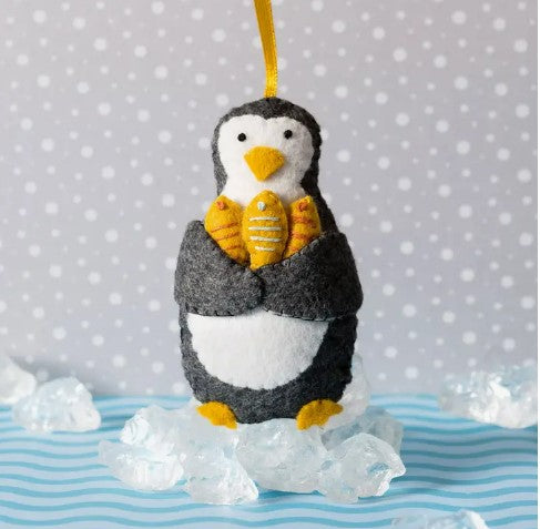 Penguin Felt Craft Mini Kit - Corinne Lapierre