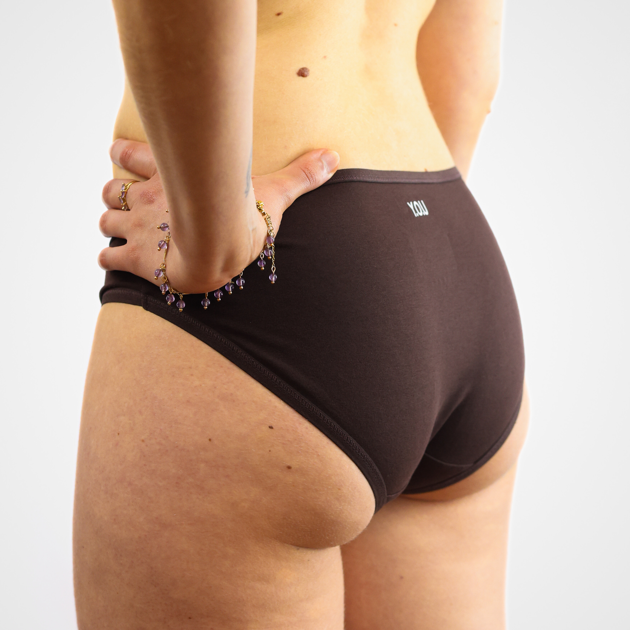 Women's organic cotton low-rise bikini bottoms in cocoa (dark nude)