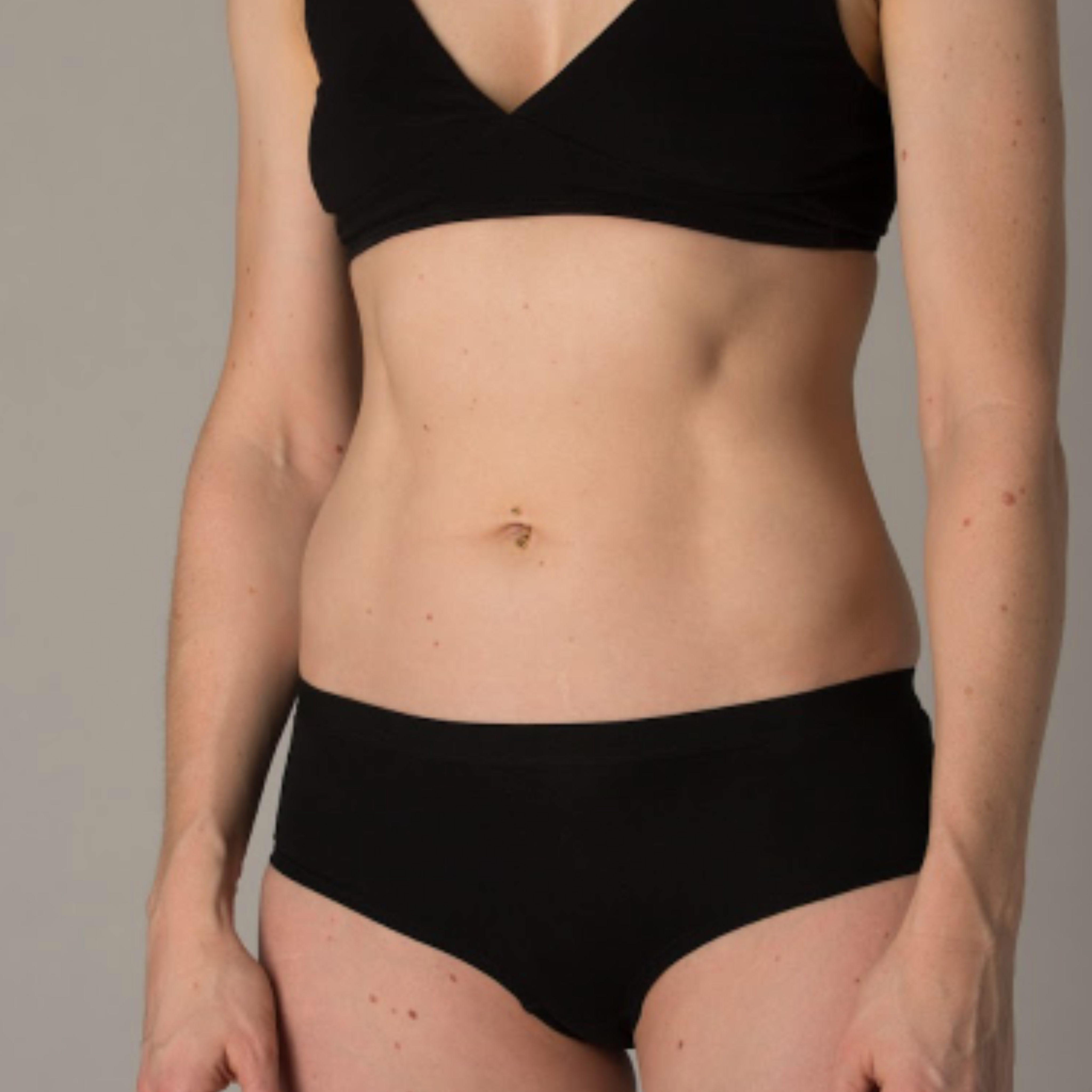 Women's organic cotton matching bralette and boy shorts set - black