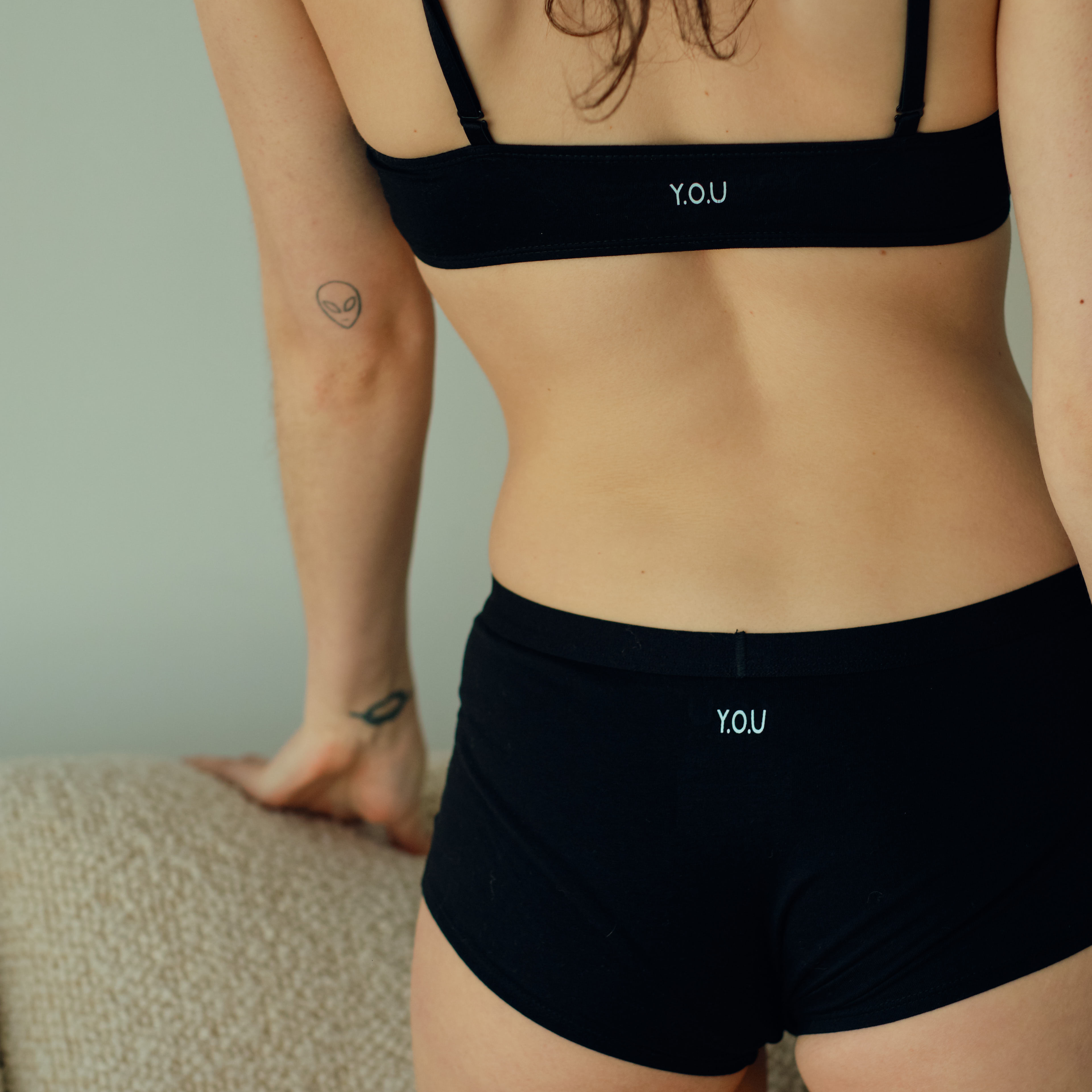 Women's organic cotton matching bralette and boy shorts set - black