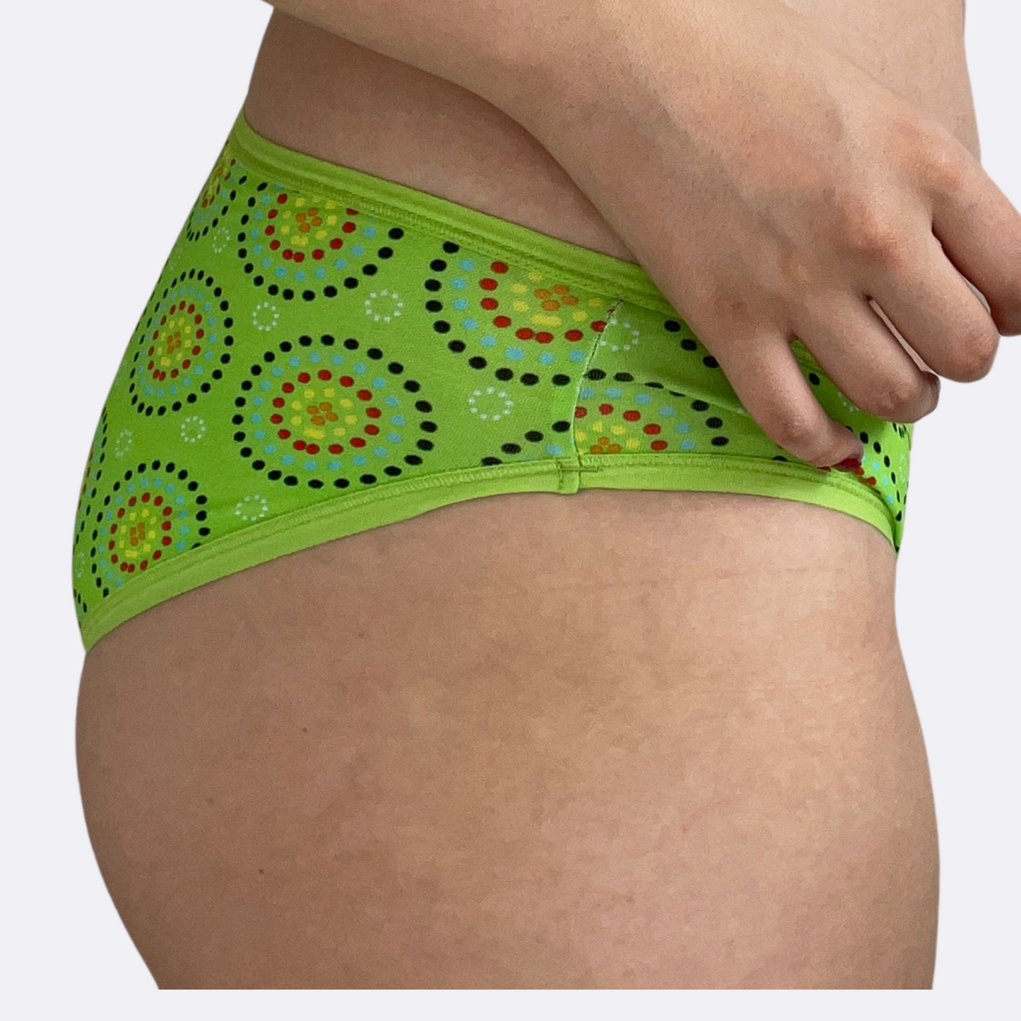 Women's organic cotton low-rise bikini bottoms - Green Mara design