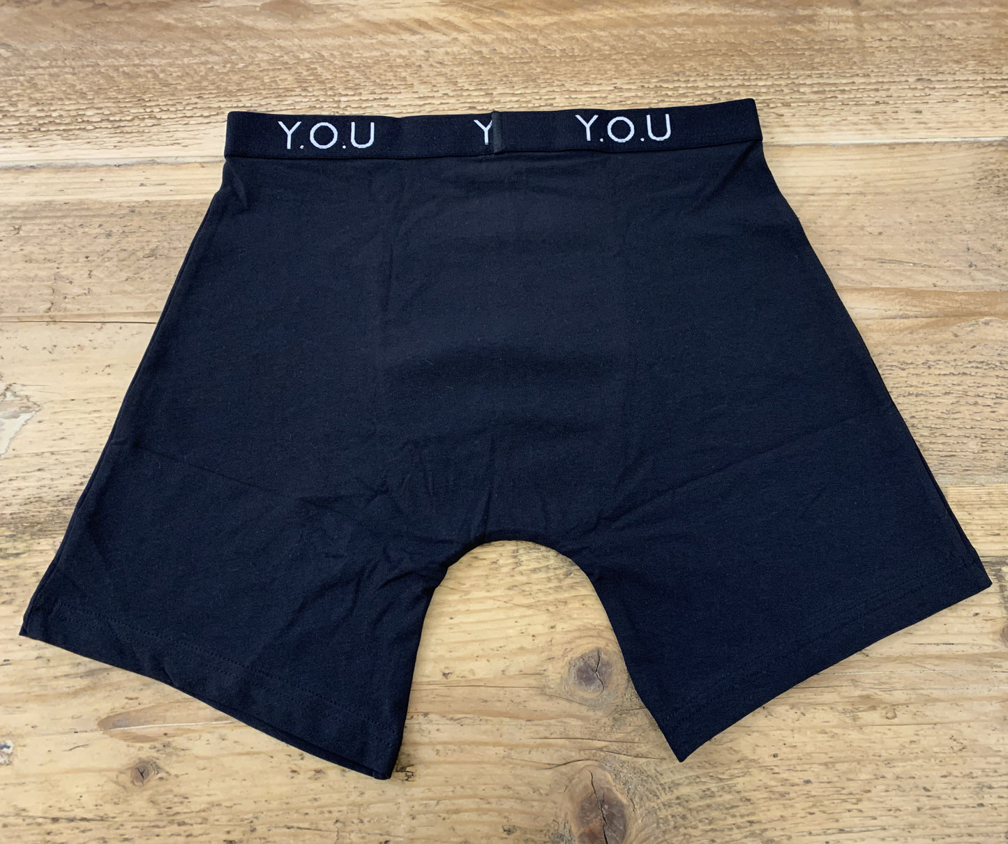 Men's organic cotton longer-leg trunks in black