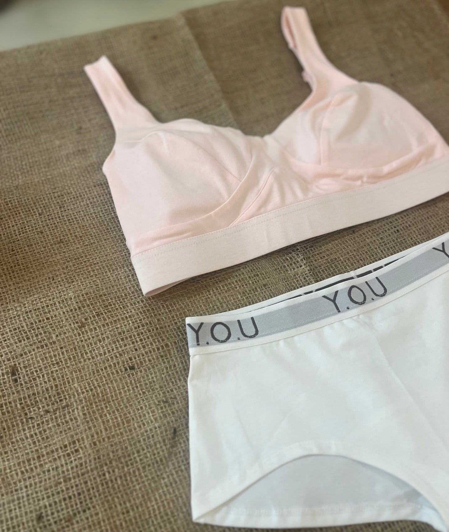 Women's organic cotton bra in light pink - more supportive style