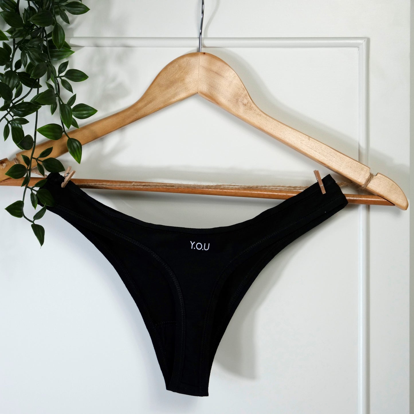 Women's organic cotton thong in black
