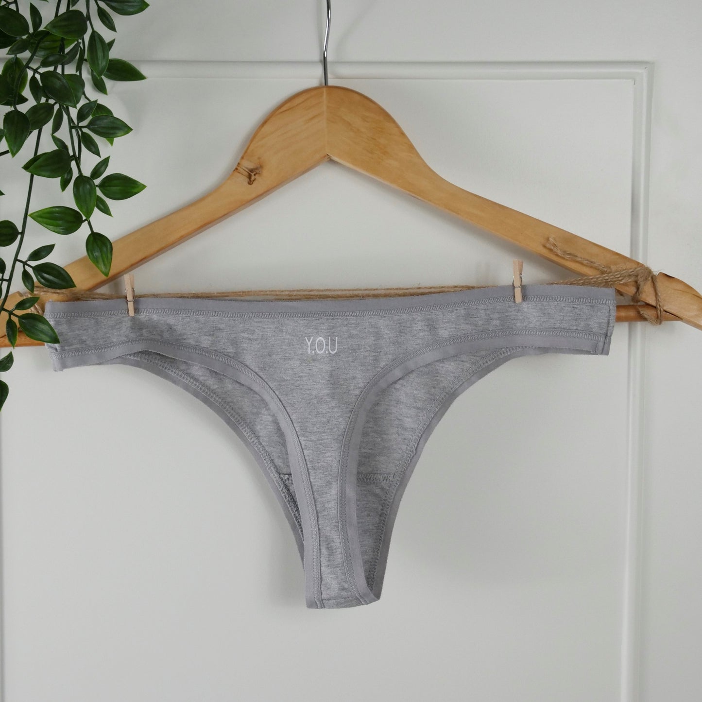 Women's organic cotton thong in grey (heather grey)