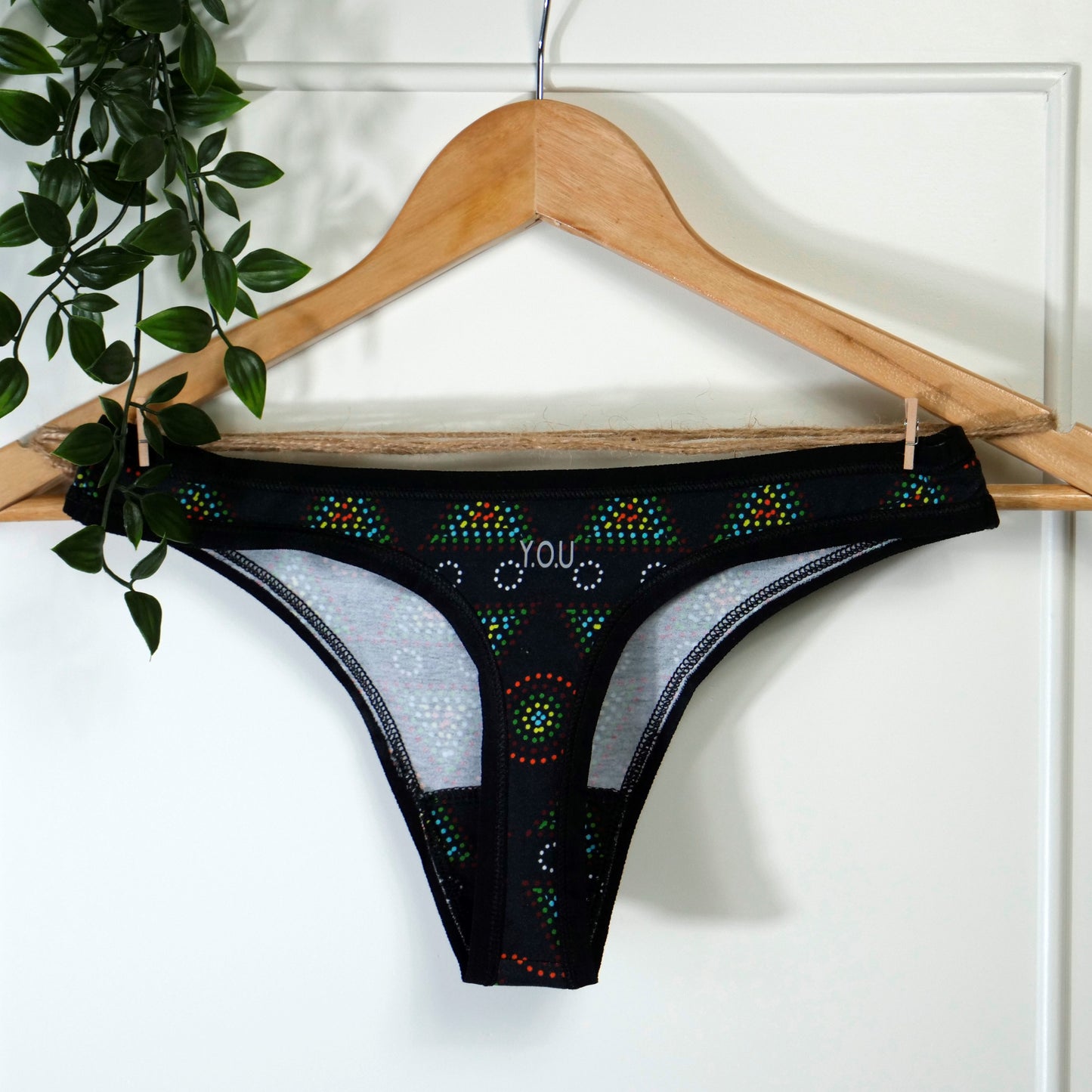 Women's organic cotton thong - Black Mara design