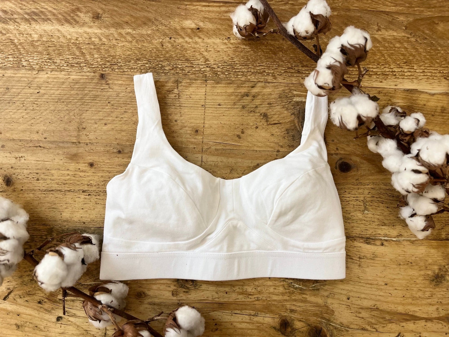 Women's organic cotton bra in white - more supportive style