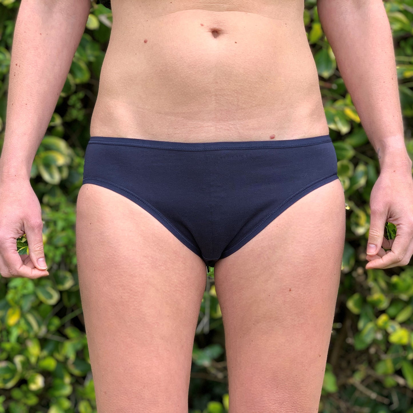 Women’s organic cotton low-rise bikini bottoms in navy blue