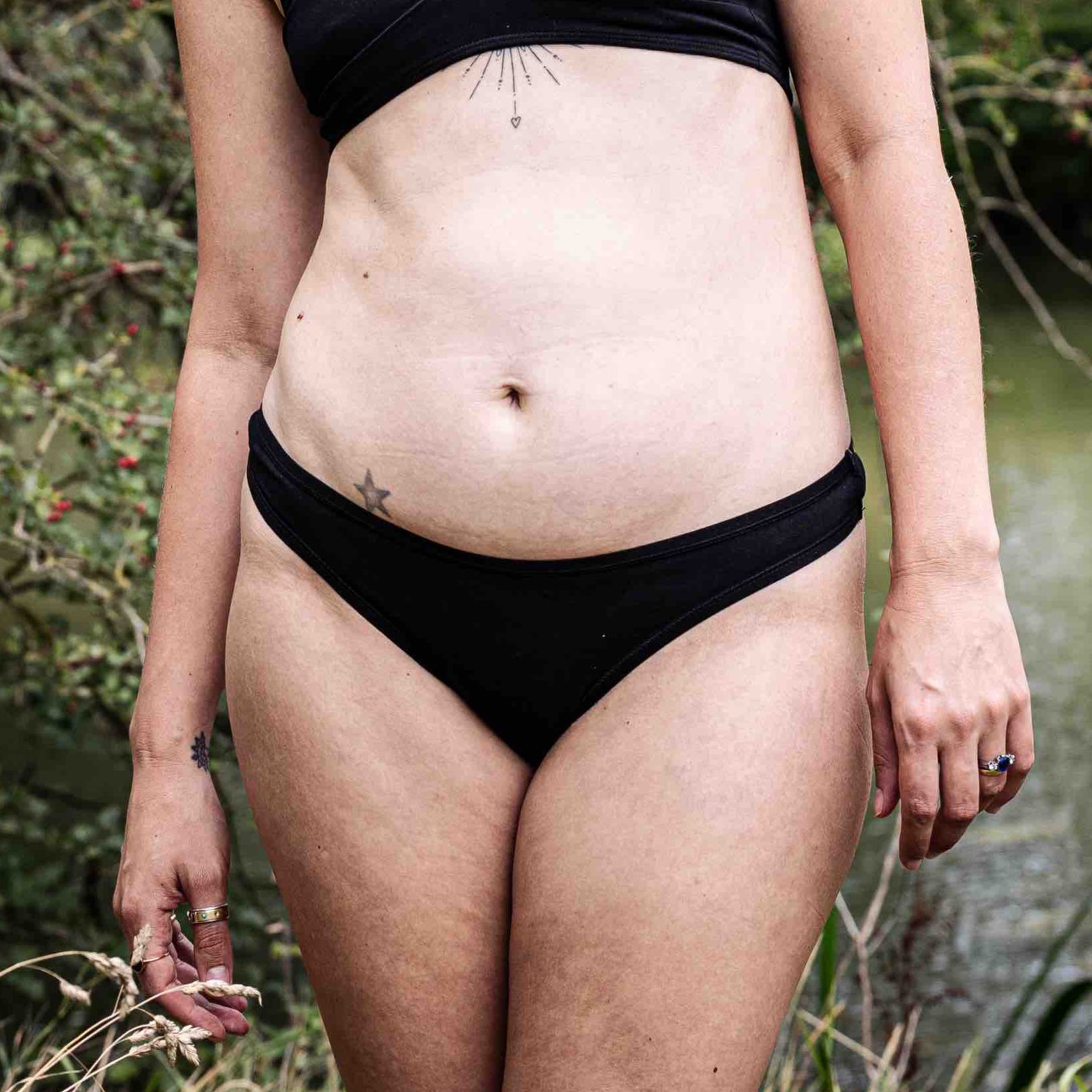 Women's organic cotton thong in black