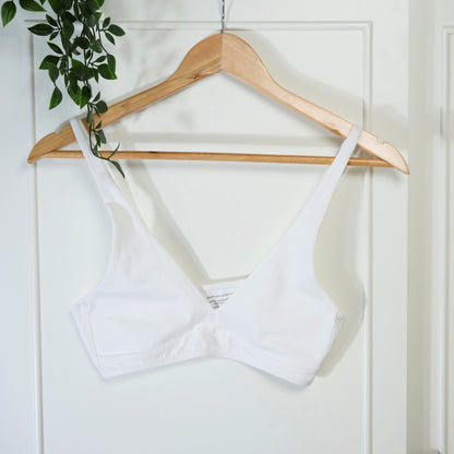 Women's organic cotton matching bralette and boy shorts set - white