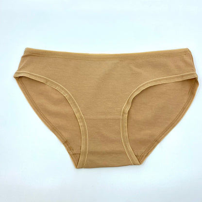 Women's organic cotton low-rise bikini bottoms in almond (light nude)