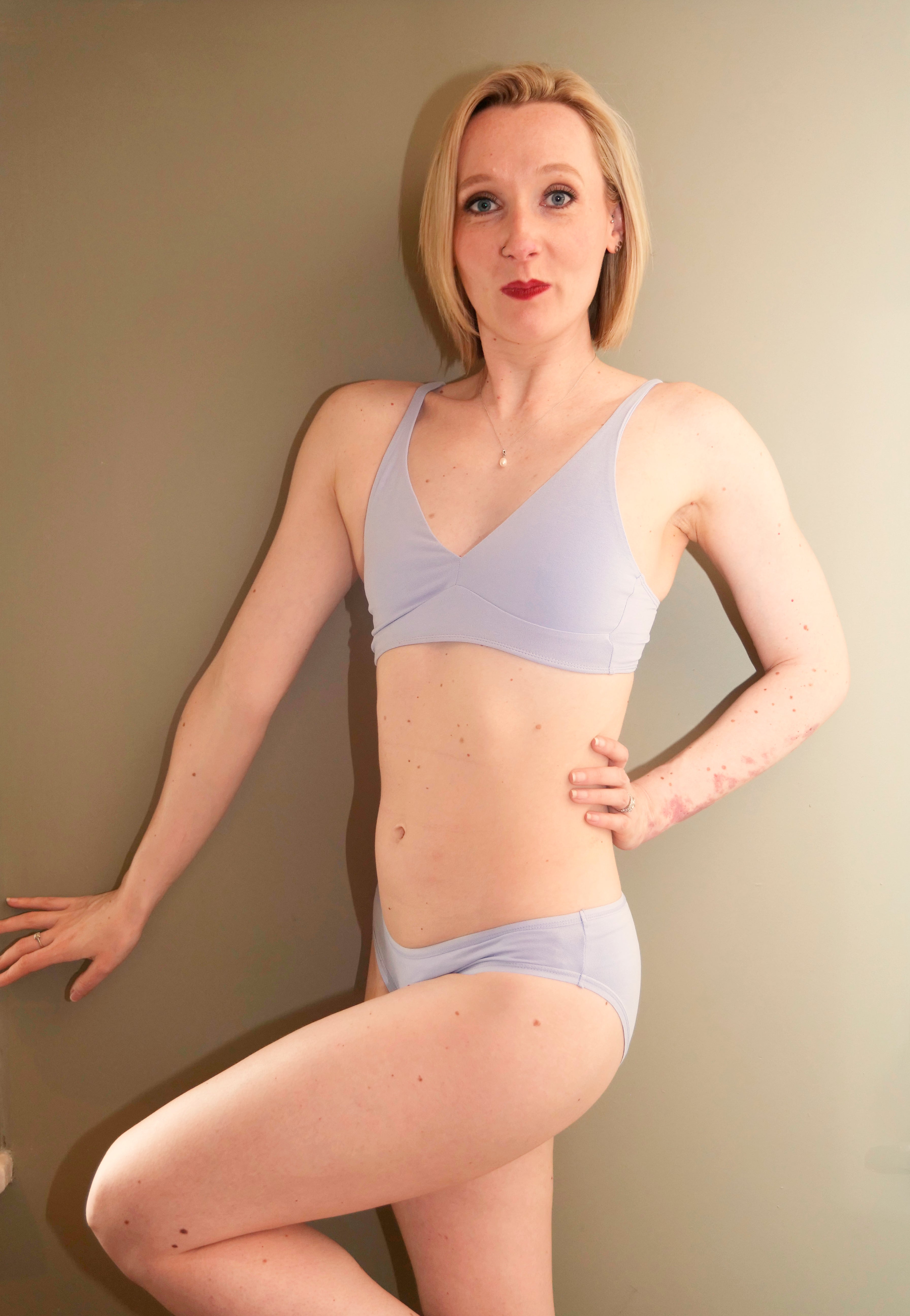 Women's organic cotton bralette and low-rise bikini set - light blue