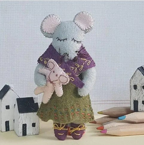Little Miss Mouse Mini Felt Craft Kit - Corinne Lapierre