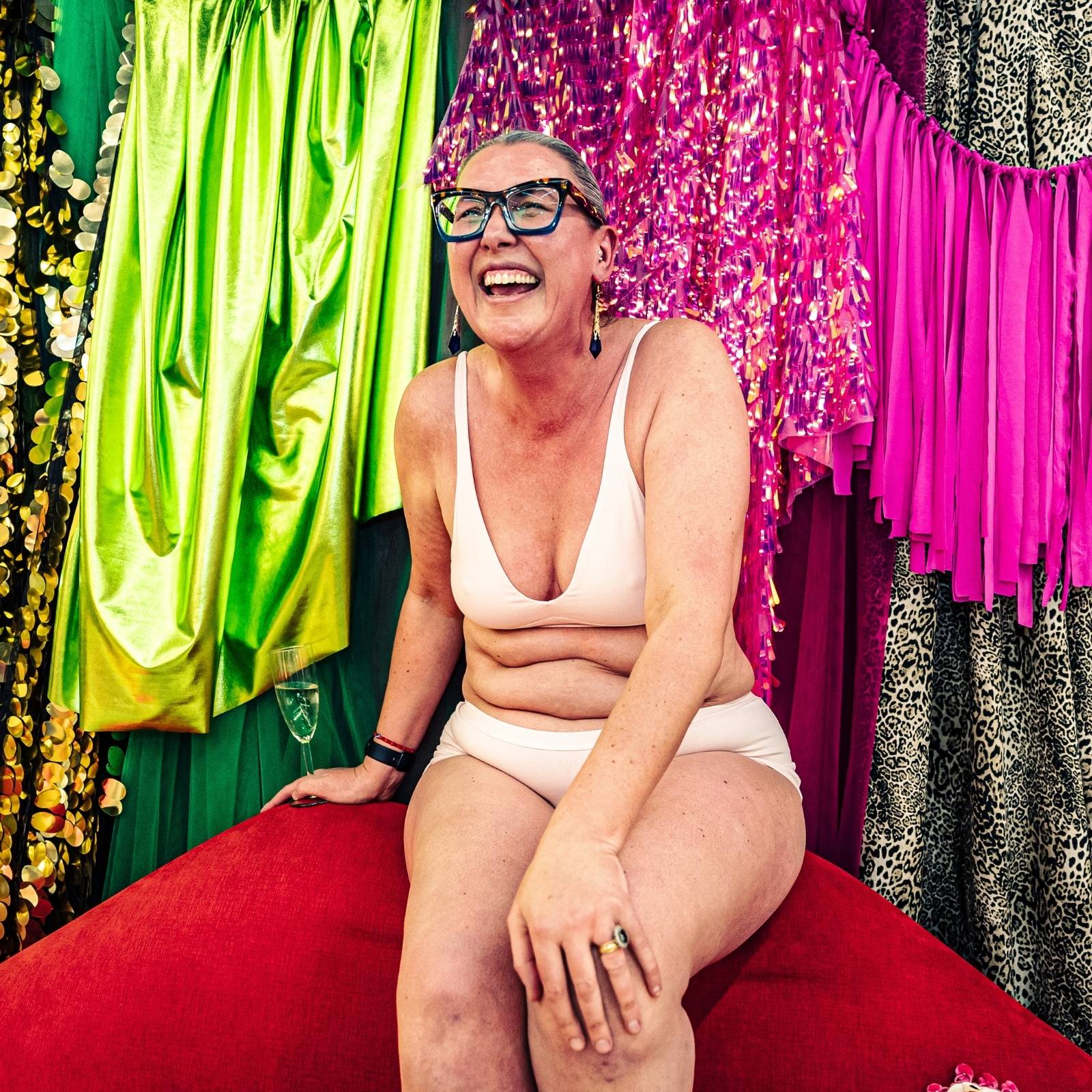 Model wearing an organic cotton matching set in light pink- YOU Underwear