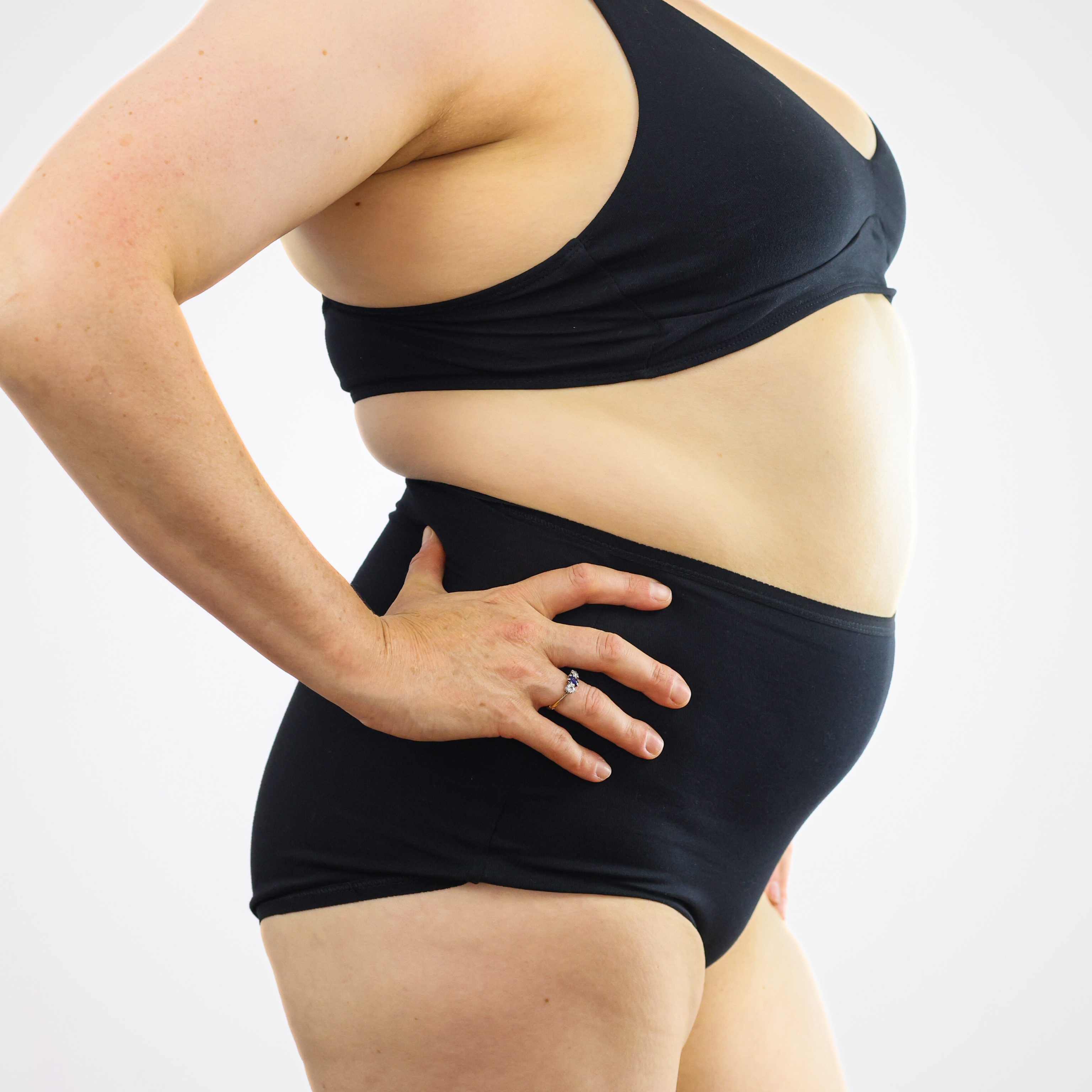 Women's organic cotton high rise full briefs in black