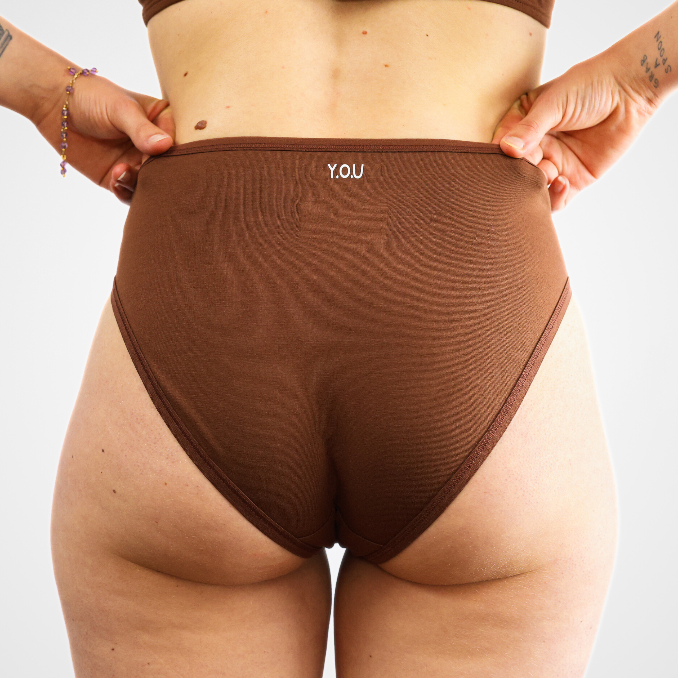 Women's organic cotton mid-rise bikini bottoms in chestnut