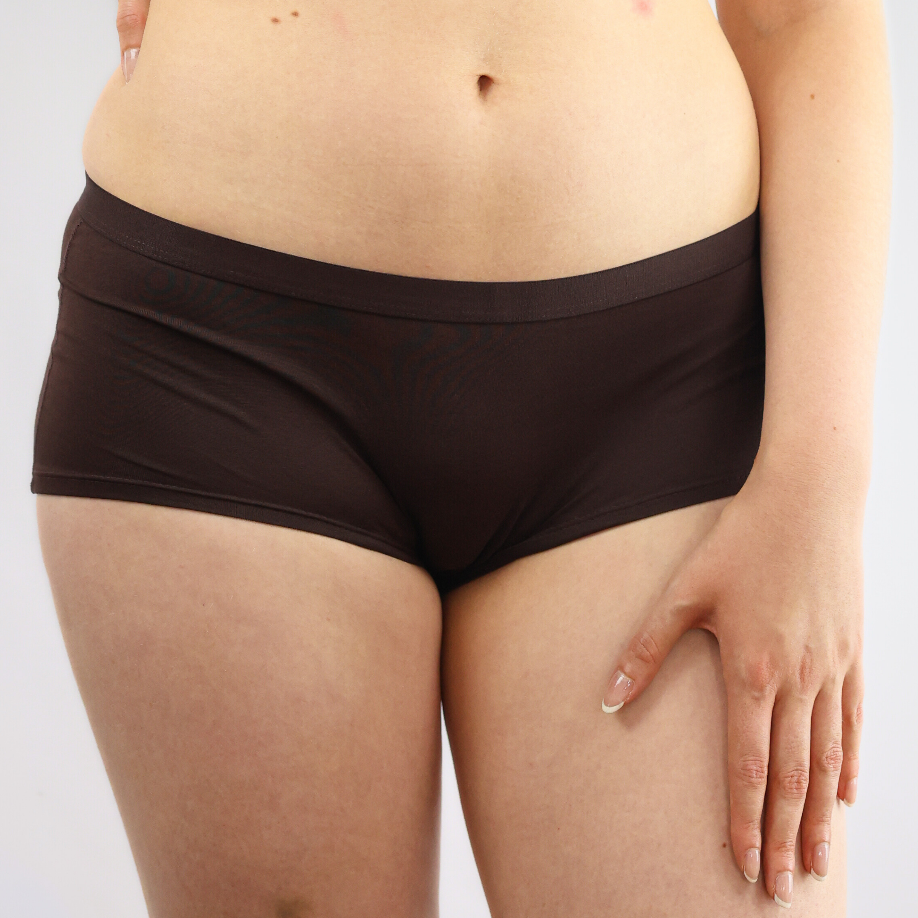 Women's organic cotton boy shorts in cocoa (dark nude)
