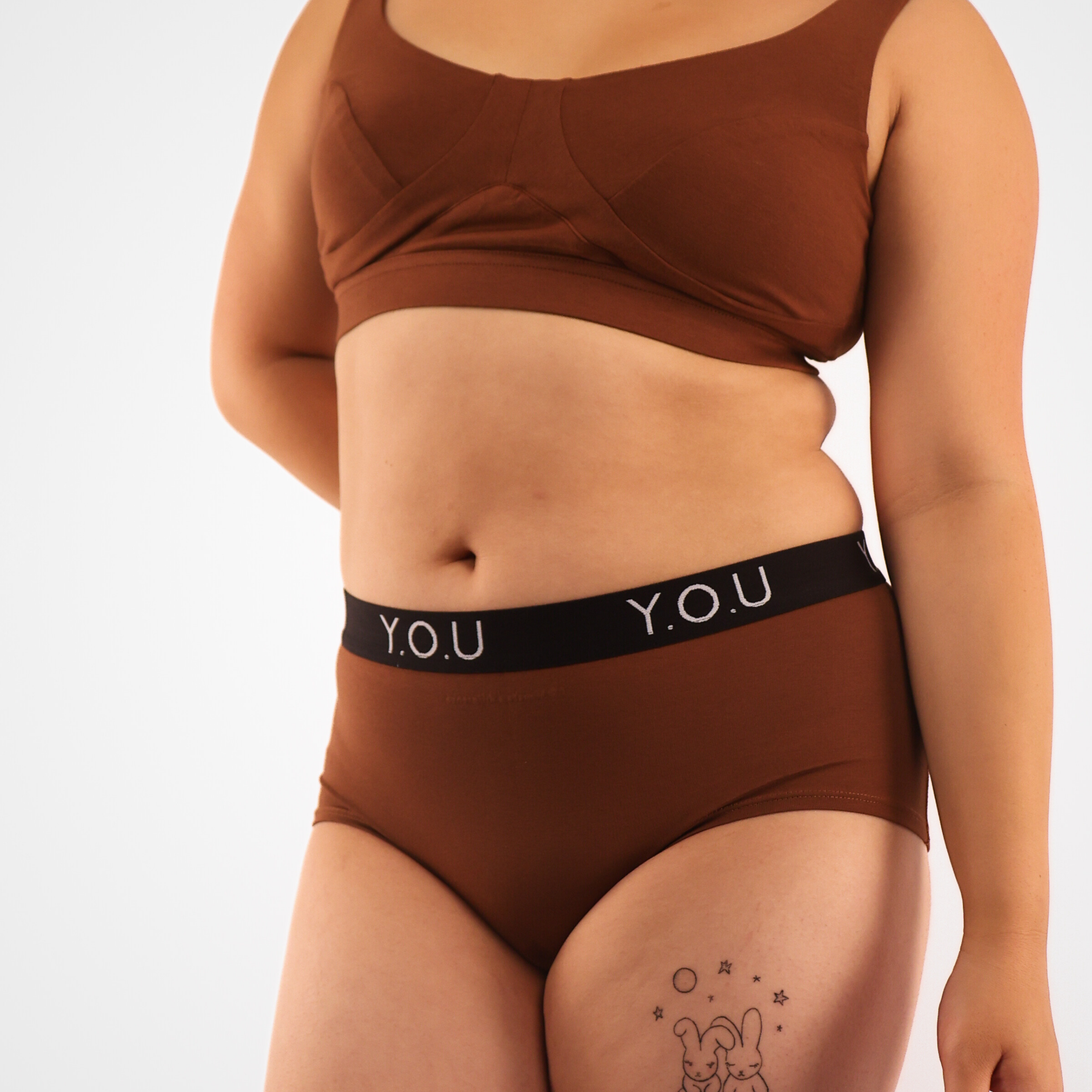 Women’s organic cotton boy shorts with Y.O.U elastic in chestnut (mid nude)