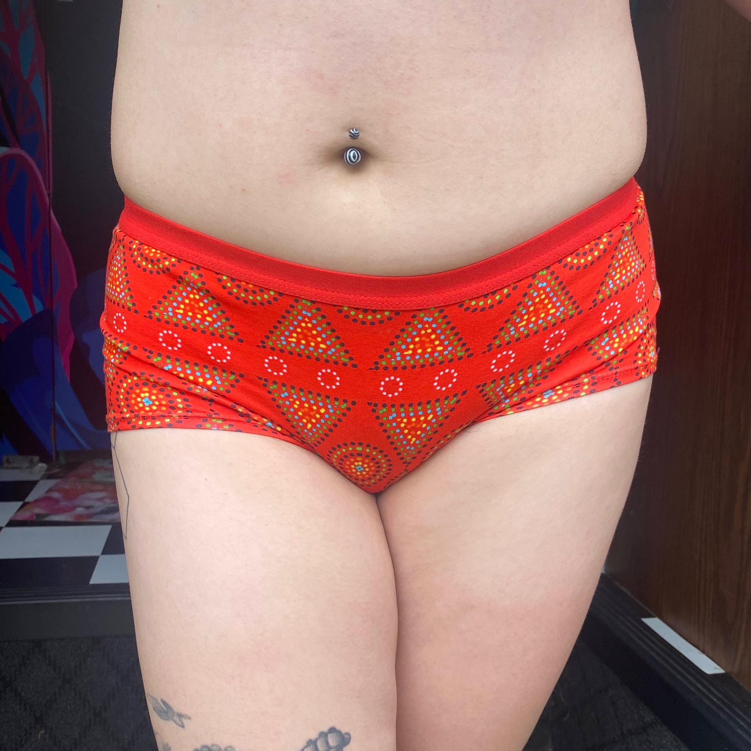 Women's organic cotton boy shorts - Red Mara design