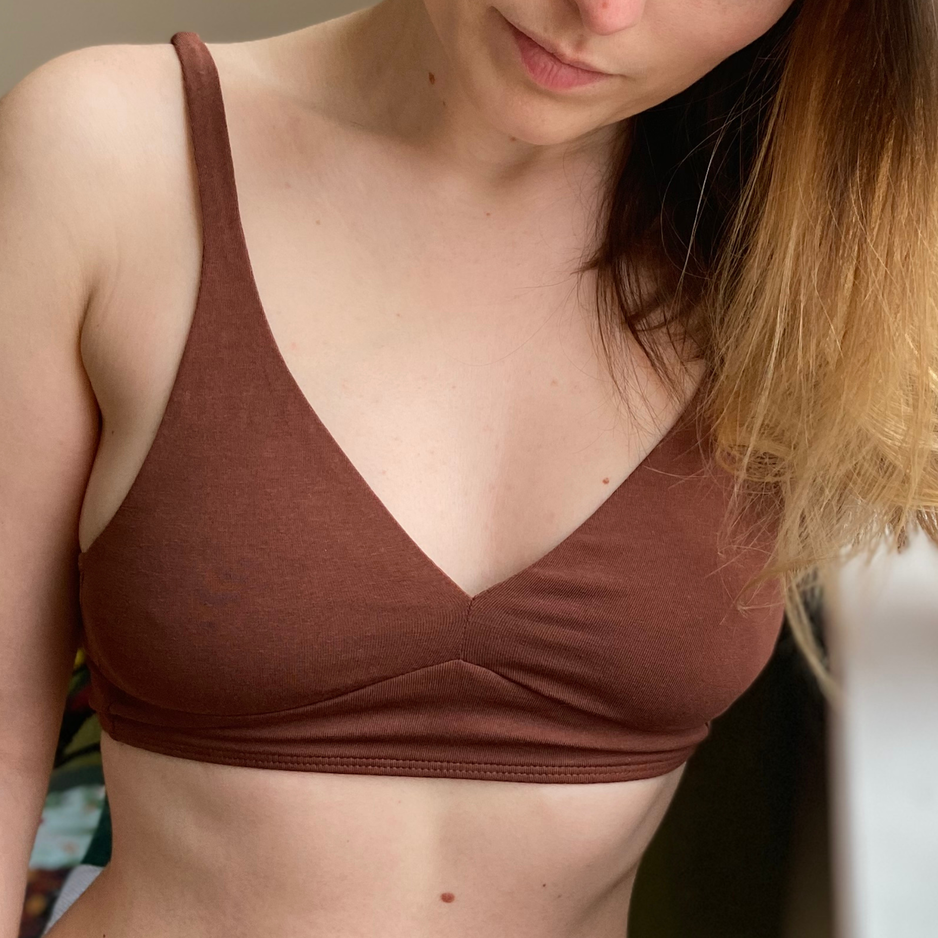 Women's organic cotton bralette in chestnut (mid nude)