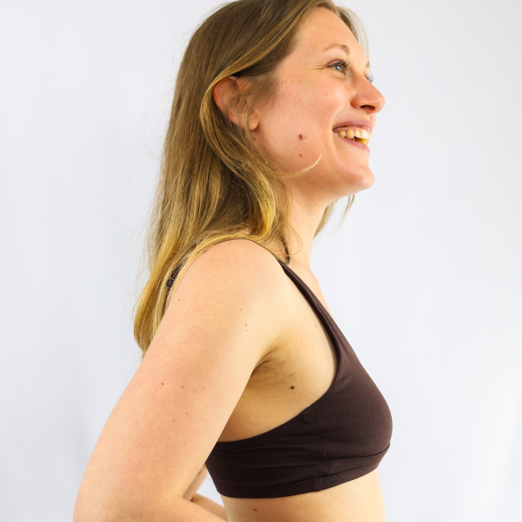 Women's organic cotton bralette in cocoa (dark nude)