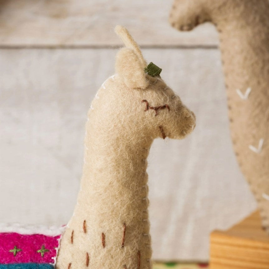Llama Family Felt Craft Kit - Corinne Lapierre