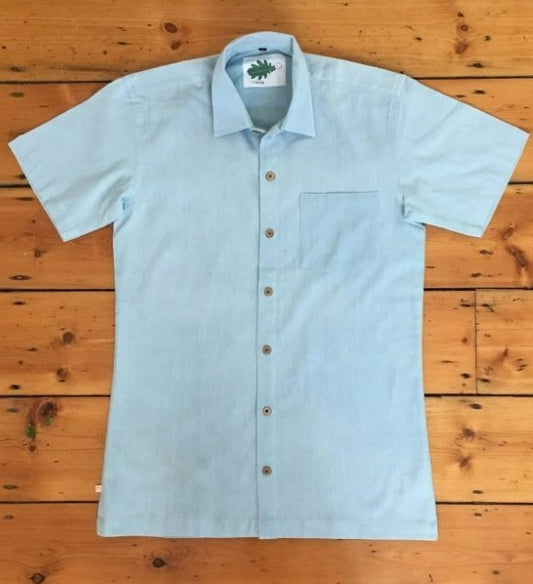 Pale Blue Short-Sleeved Shirt in Khadi Organic Cotton – Where Does It Come From?