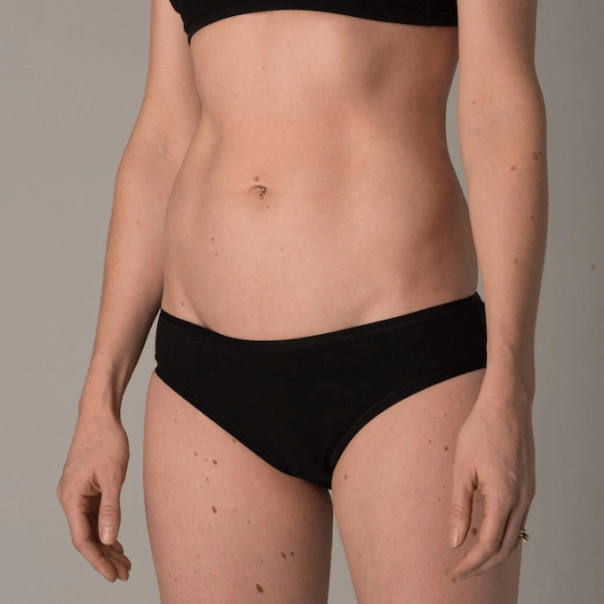 Women’s organic cotton low - rise bikini bottoms in black - Y.O.U underwear