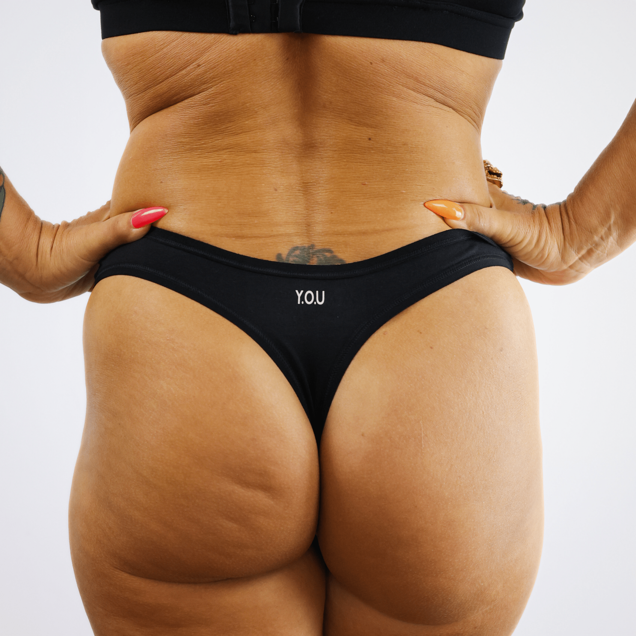 Women's organic cotton thong in black - Y.O.U underwear