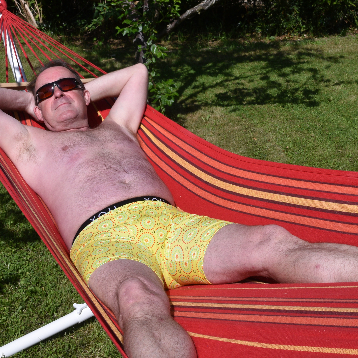 Men's organic cotton longer-leg trunks - Yellow Mara design