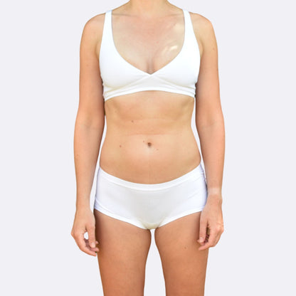 Women's organic cotton matching bralette and boy shorts set - white