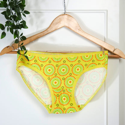 Women's organic cotton low-rise bikini bottoms - Yellow Mara design