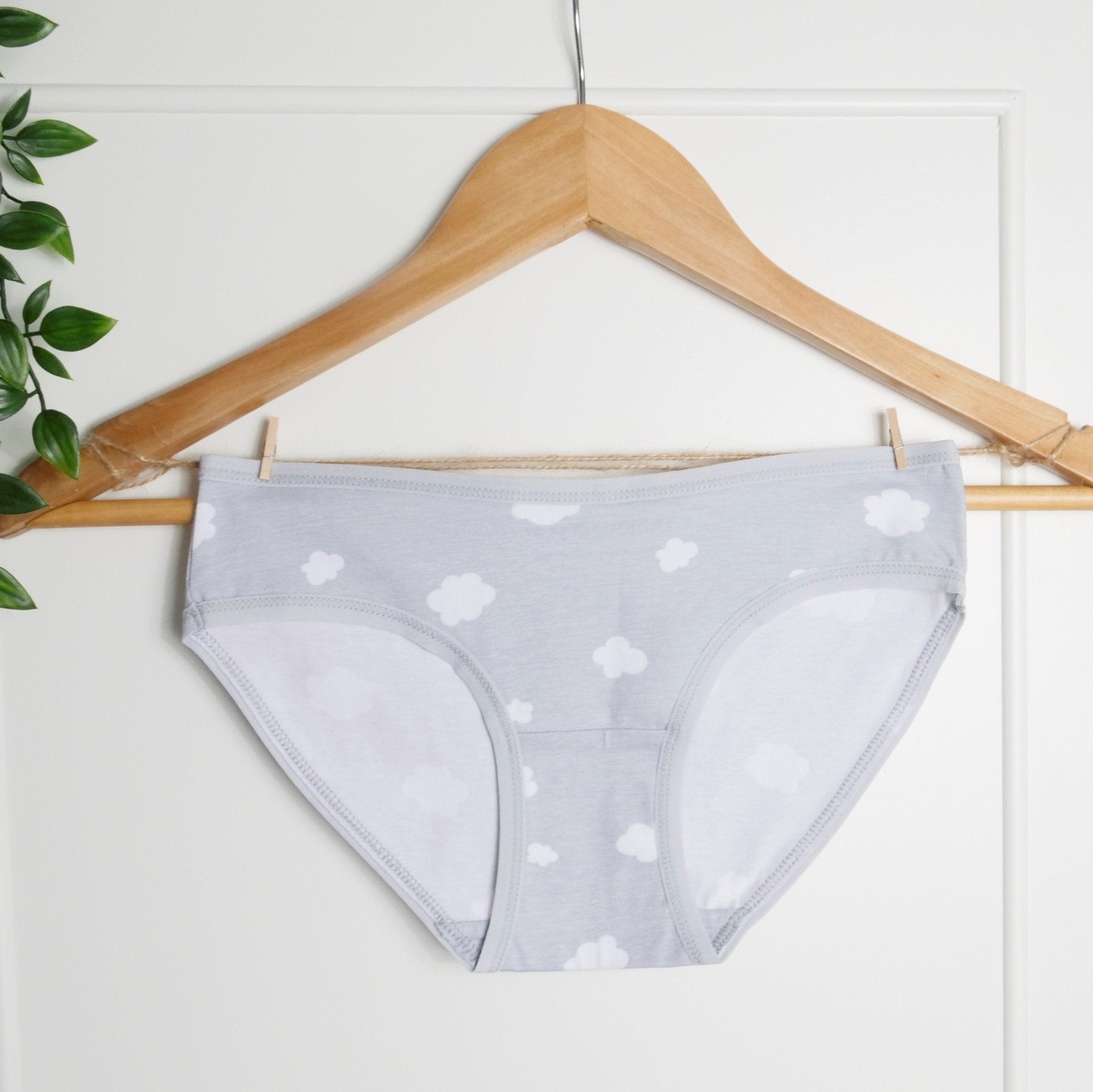 Girls' organic cotton knickers - grey with white clouds - Y.O.U underwear