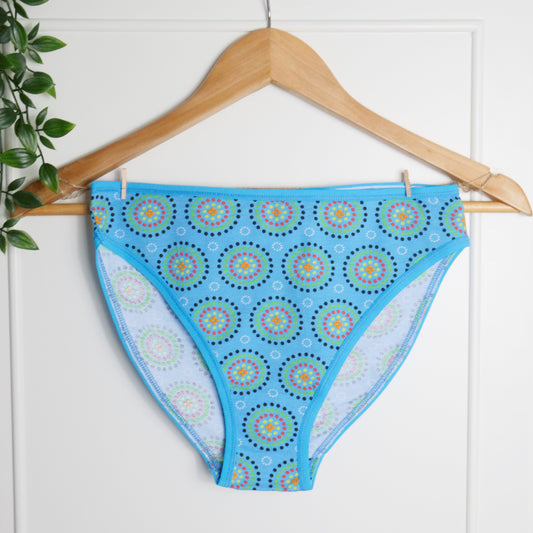 Women's organic cotton mid-rise bikini bottoms - Blue Mara print