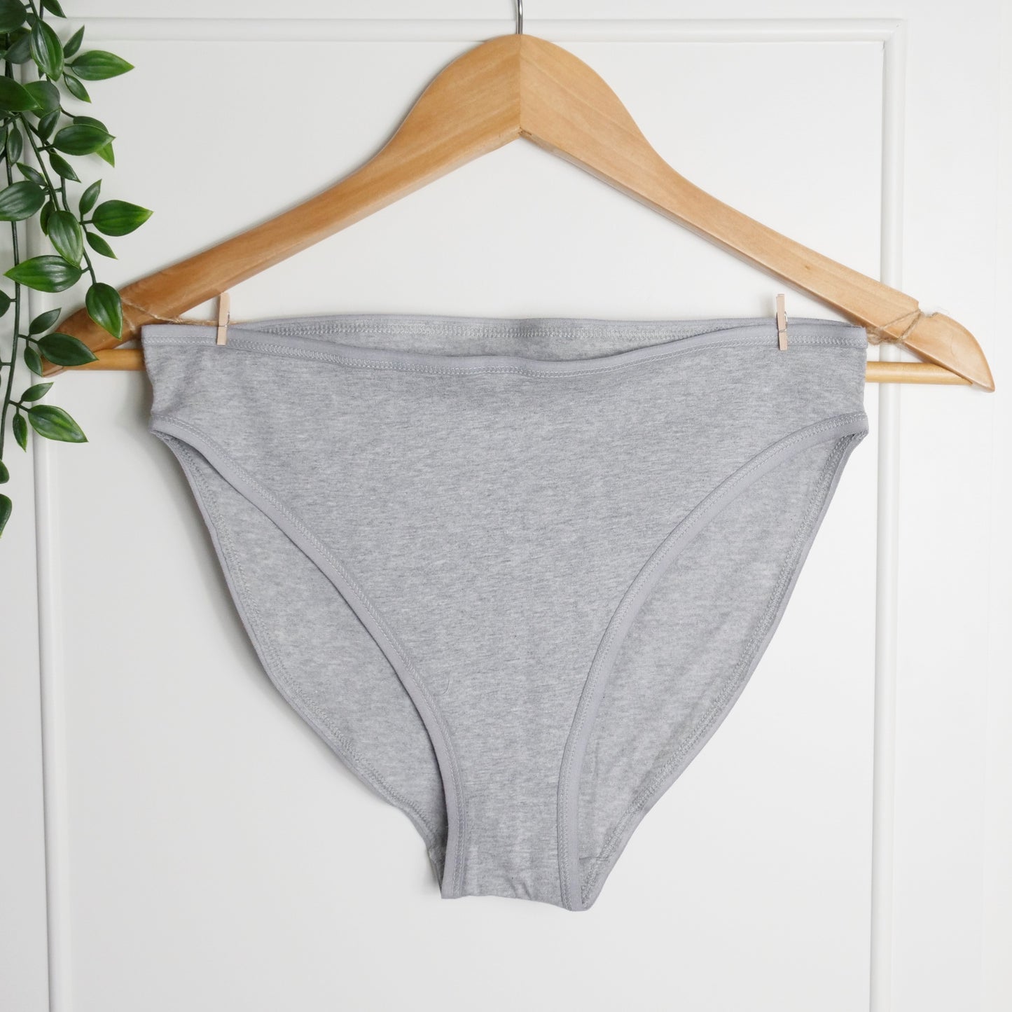 Women's organic cotton mid-rise bikini bottoms in light grey