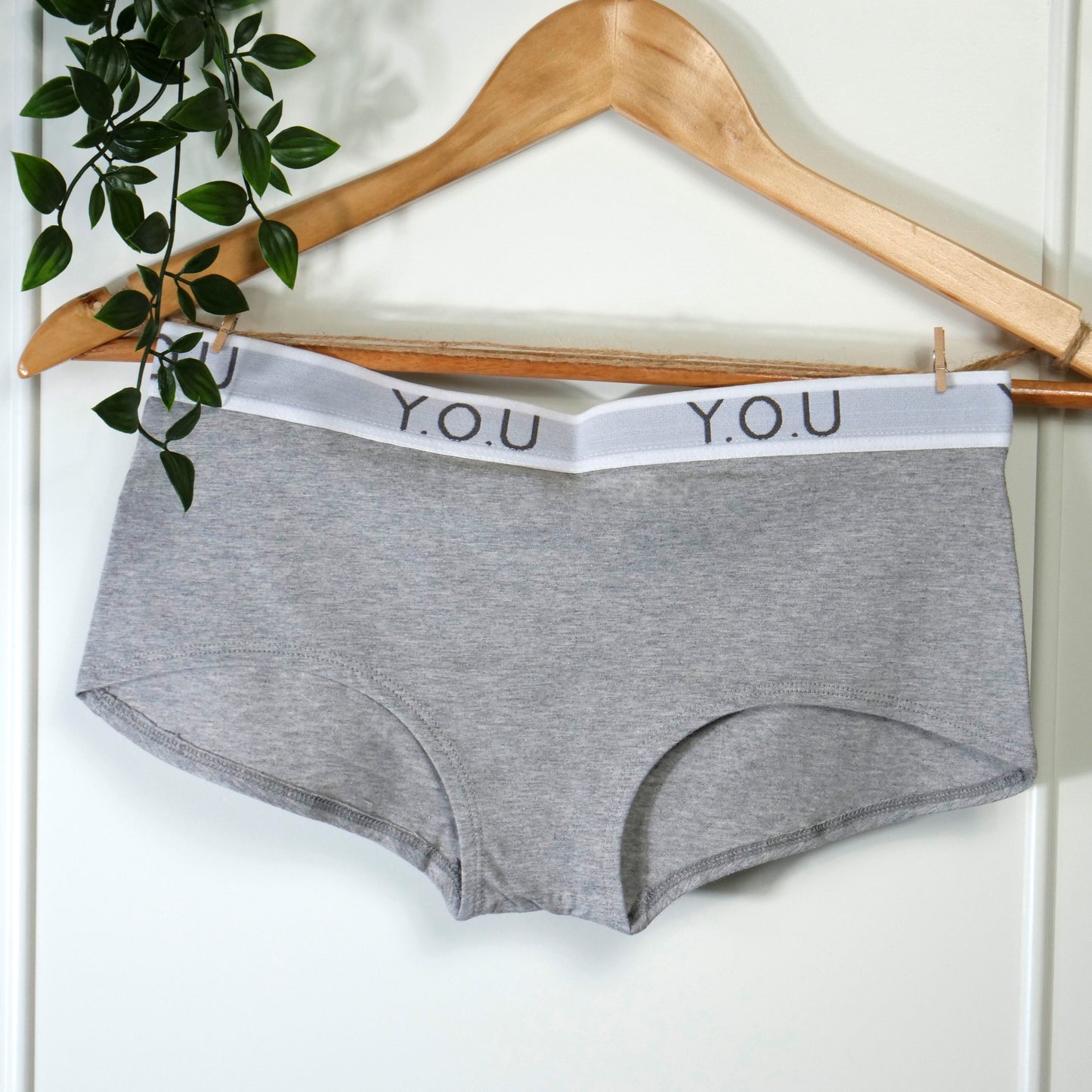 Women’s organic cotton boy shorts with Y.O.U elastic in light grey (heather grey)